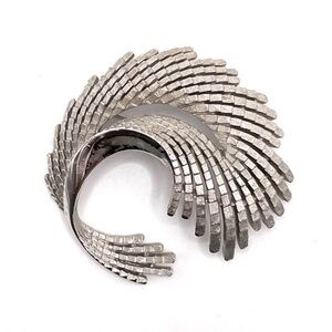 Crown Trifari Signed Vintage Silver Tone Textured Wave Pin Brooch